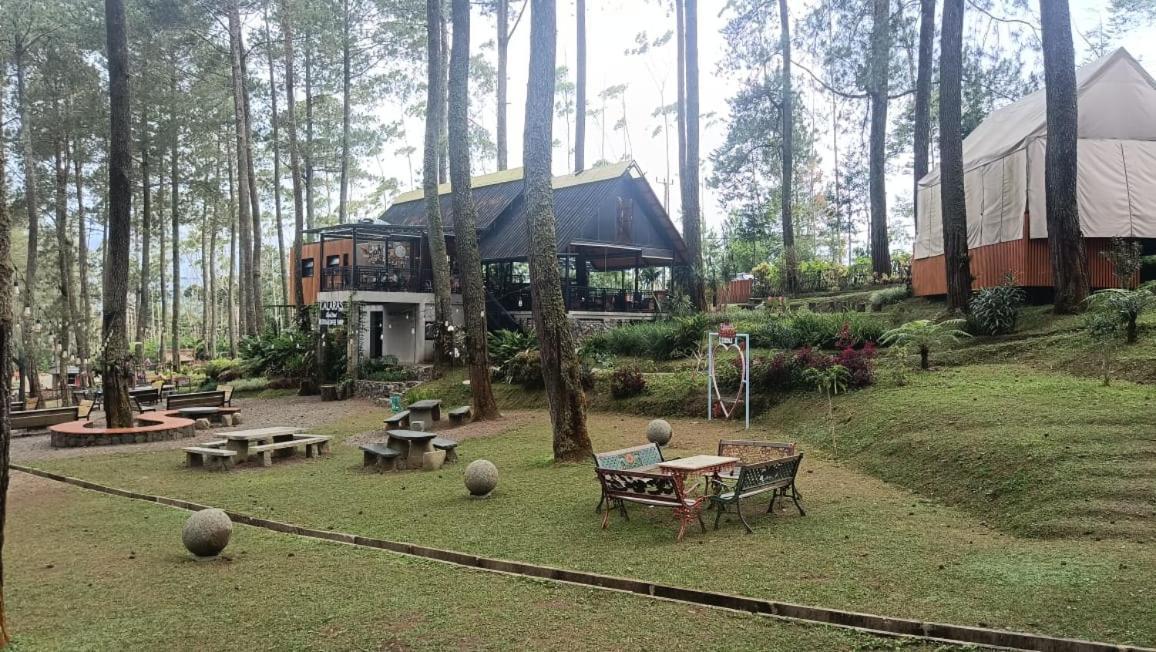 Villa Cikole Kalaras Lembang Dış mekan fotoğraf